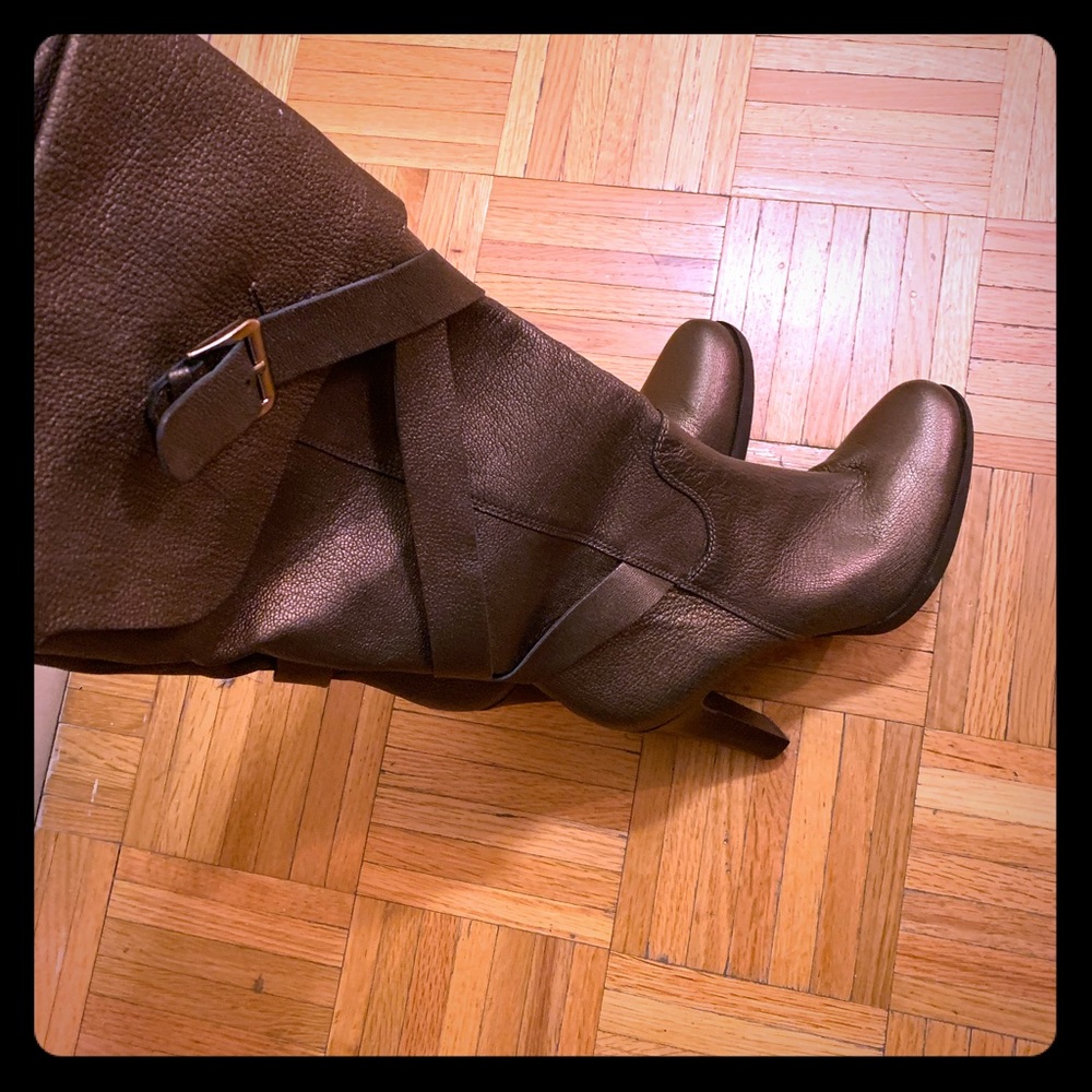 Via Spia Gold Riding/ Platform  Boots Size 9.5